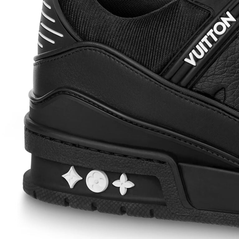 Sneaker ‚All Black‘